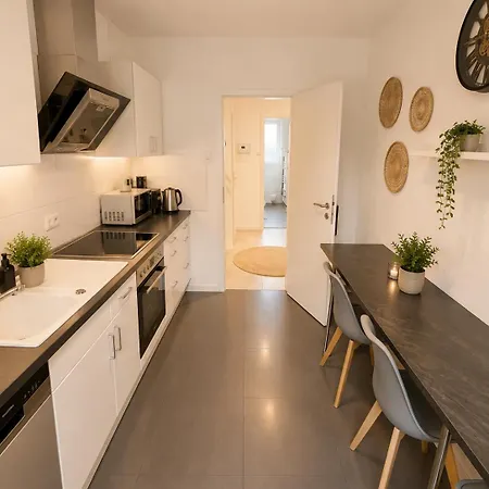 0,9 Km Zum Zentrum - Moderne In Apartamento