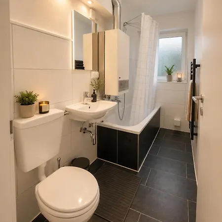 Apartamento 0,9 Km Zum Zentrum - Moderne In *