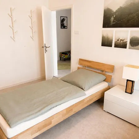 Apartment 0,9 Km Zum Zentrum - Moderne In