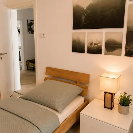 0,9 Km Zum Zentrum - Moderne In Apartamento