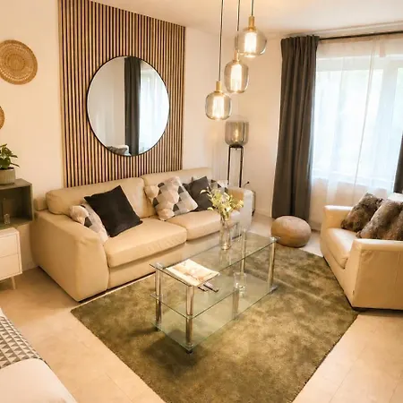 Apartamento 0,9 Km Zum Zentrum - Moderne In